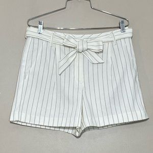 NWT Loft || Womans striped shorts with cloth belt size 6